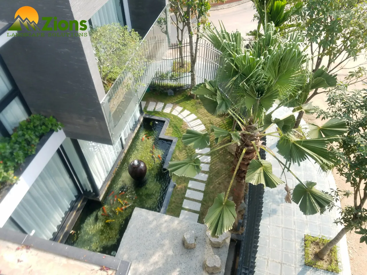 Mẫu thiết kế hồ cá Koi hiện đại bo đá