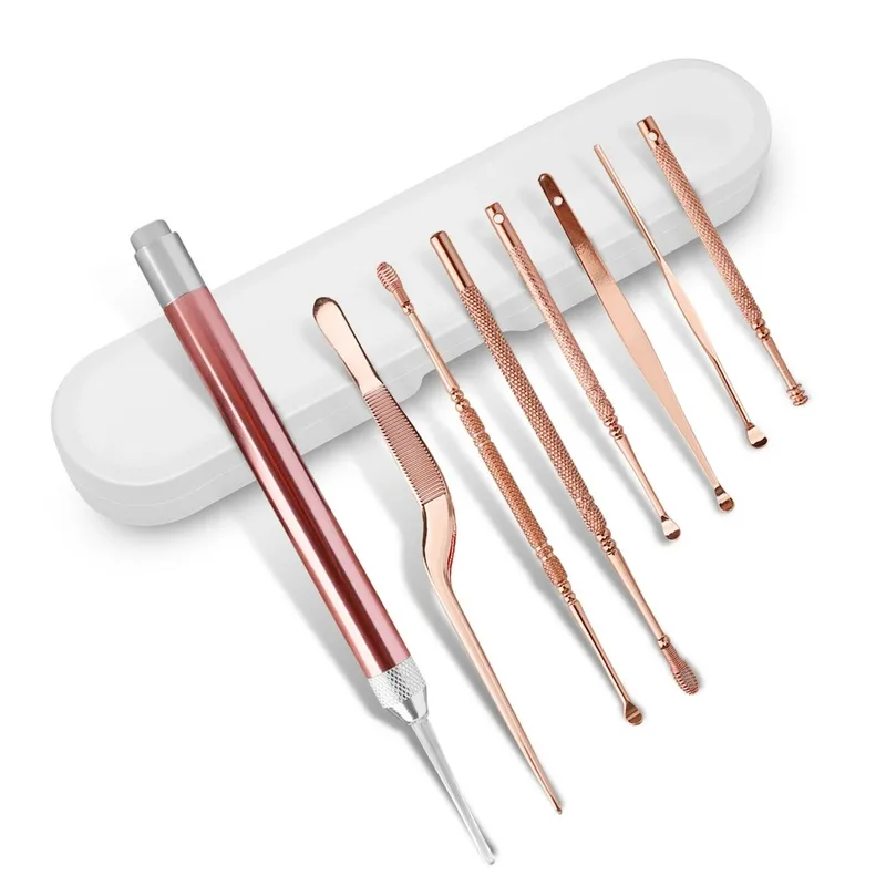 Sử dụng các dụng cụ ráy tai không đảm bảo an toàn, vệ sinh