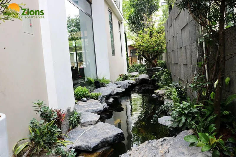 Tiểu cảnh hồ cá Koi trong sân vườn Starlake