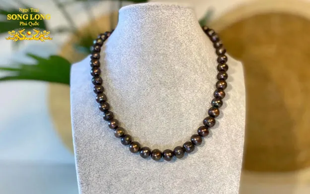 Lý do ngọc trai đen có giá trị cao: độ hiếm, kích thước và màu sắc độc đáo