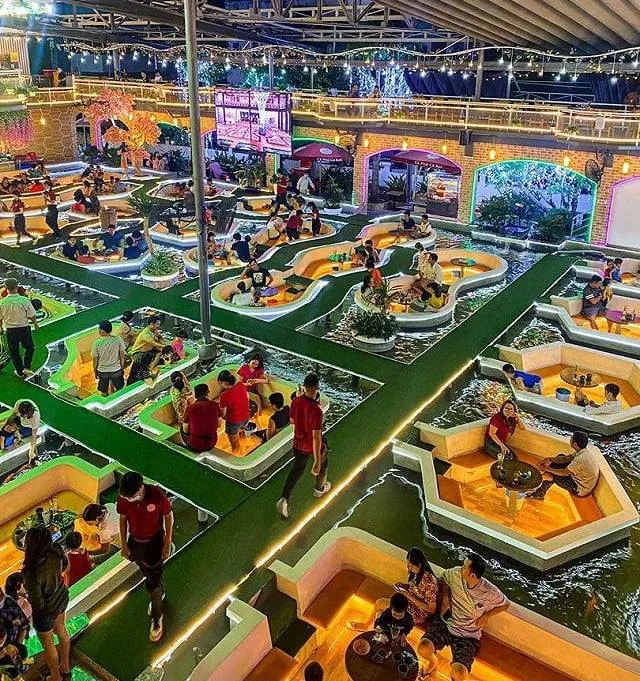 Thiết kế hiện đại và độc đáo tại New Koi Coffee