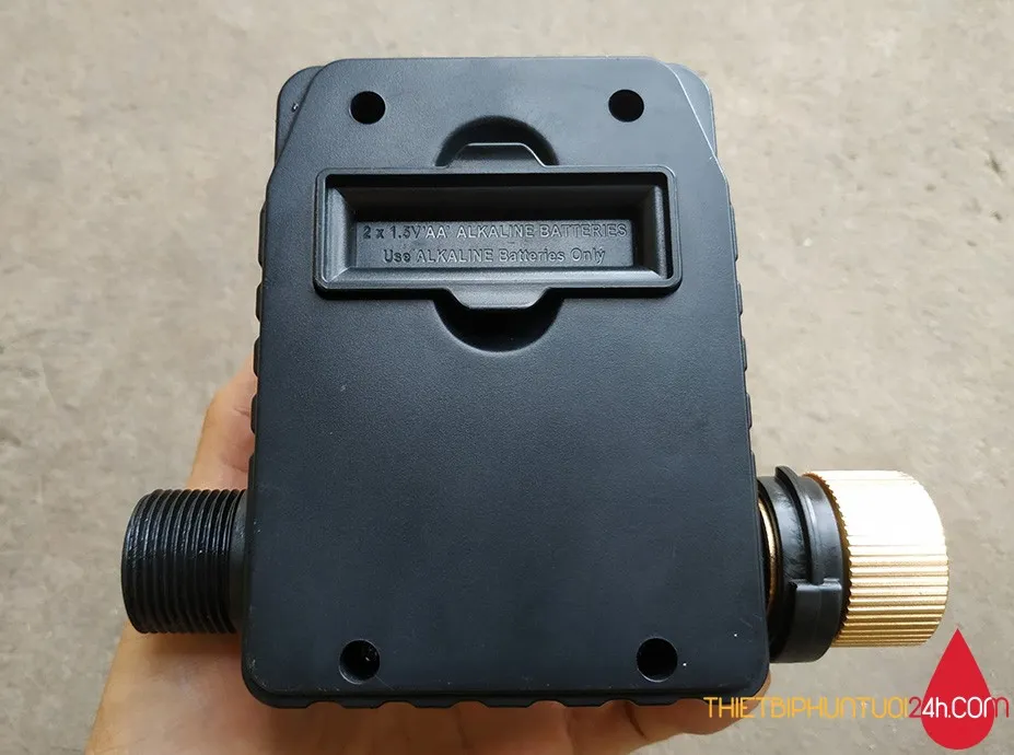 Giao diện van nước điện tử với các nút điều khiển chế độ và cài đặt hẹn giờ