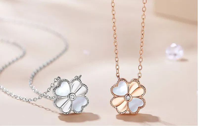 Mẫu dây chuyền mặt cỏ bốn lá bằng bạc hoặc bạch kim