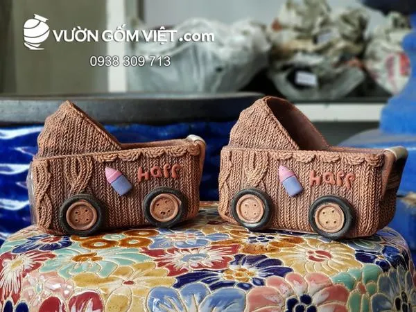 Chậu cây cảnh mini bằng gốm sứ với họa tiết tinh xảo