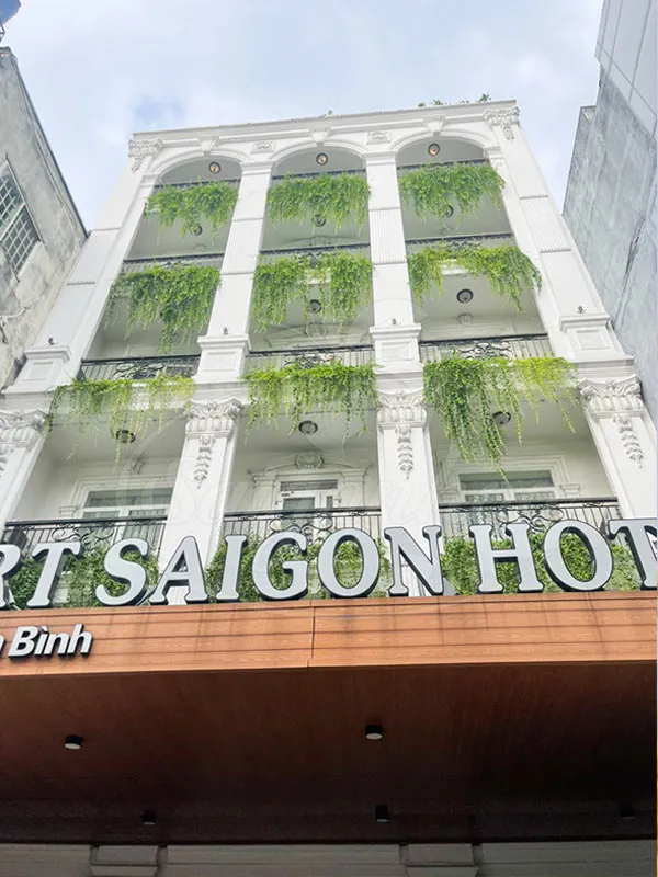 Cúc tần Ấn Độ được trồng tại mặt tiền công trình