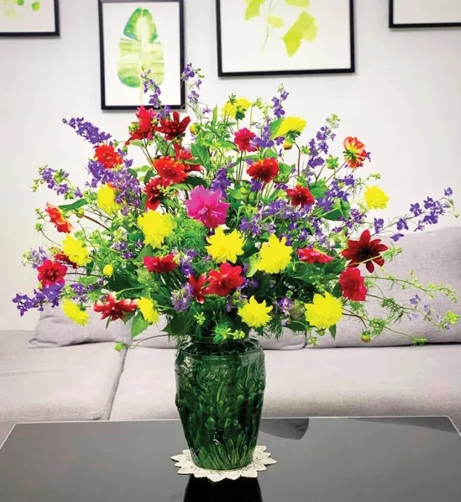 Hoa thược dược chưng Tết phòng khách