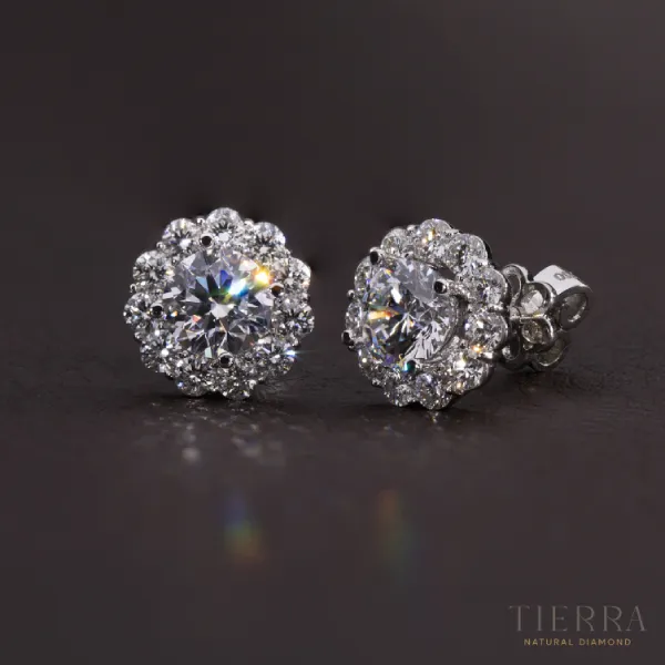 Hoa tai đính hạt xoàn